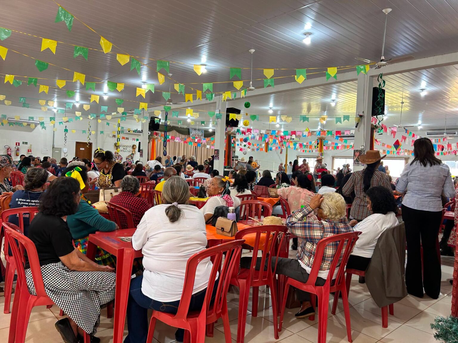 Arraiá do Conviver: Taquarussu participa do Arraiá do Conviver de Nova Andradina