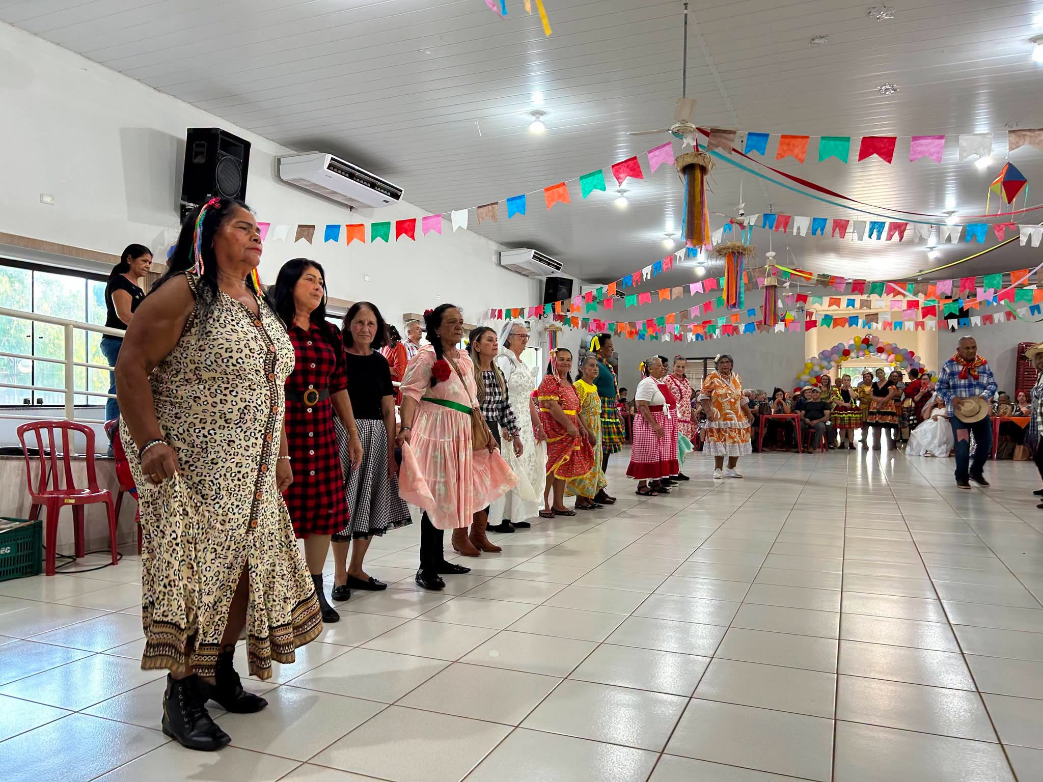 Participantes do Projeto Conviver durante o Arraiá em Nova Andradina