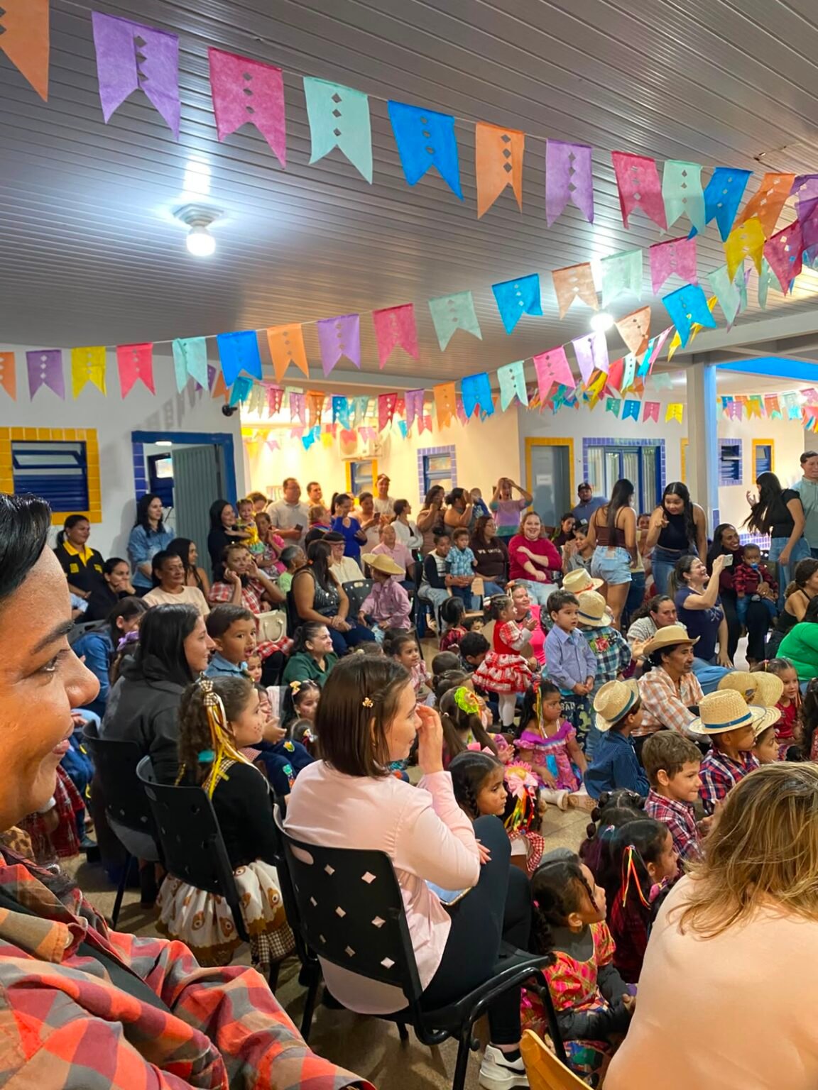 CEI Esmeralda Carvalho Cunha encerra semestre com festa julina e participação das famílias